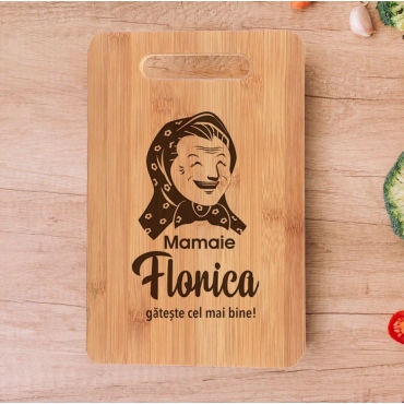 Tocator bambus personalizat - Mamaie gateste cel mai bine 36 x 26 cm